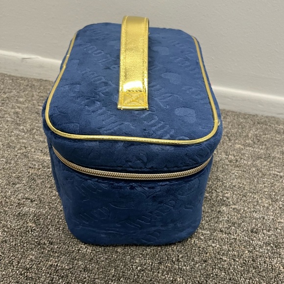 NEW Juicy Couture Travel Makeup Case - Picture 5 of 7